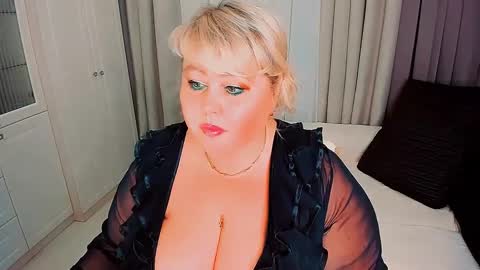 Snapshot of huge_booobs chatting on January 2025 08:58:01 PM milli online show from January 2025 08:58:01 PM