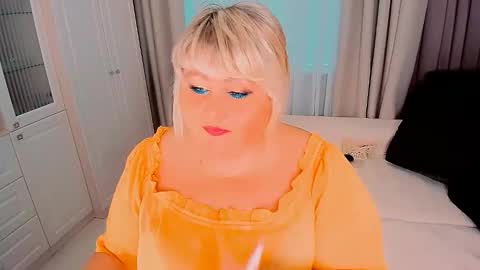 Snapshot of huge_booobs chatting on September 2025 01:32:01 PM milli online show from September 2025 01:32:01 PM