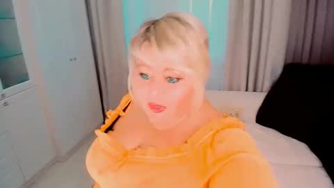 Snapshot of huge_booobs chatting on September 2025 03:50:02 AM milli online show from September 2025 03:50:02 AM