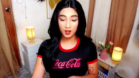 Snapshot of hugeasiancockandrea chatting on October 2025 03:52:01 PM drea online show from October 2025 03:52:01 PM