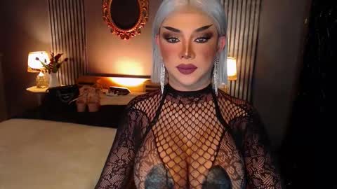 Snapshot of hugecockchristine chatting on October 2025 08:04:02 AM Christine online show from October 2025 08:04:02 AM