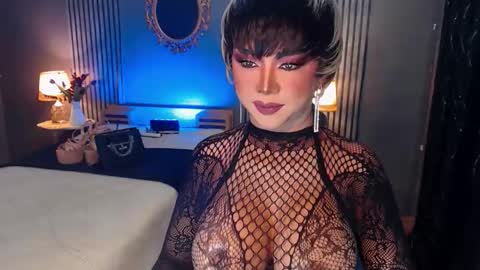 Snapshot of hugecockchristine chatting on November 2025 09:00:02 AM Christine online show from November 2025 09:00:02 AM