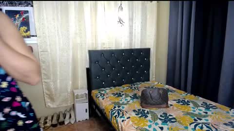 hugejuicyhotdog online show from November 2025 05:24:02 PM