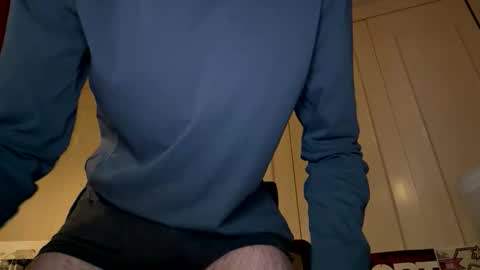 hugewhitecockboy online show from April 2026 09:23:01 PM