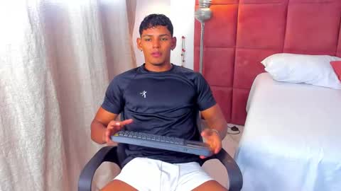 Hugo Cano online show from November 2025 06:18:01 PM