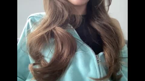 Snapshot of hugsandkissess chatting on November 2025 08:57:02 AM hugsandkissess online show from November 2025 08:57:02 AM