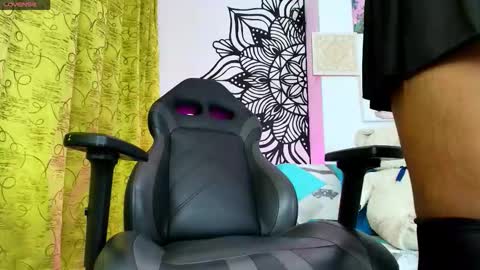 Snapshot of huila97 chatting on October 2025 11:25:02 PM elecktra12 online show from October 2025 11:25:02 PM