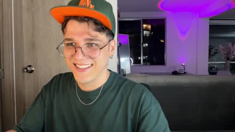 Snapshot of hun_damer chatting on September 2025 01:06:01 AM hun_damer online show from September 2025 01:06:01 AM