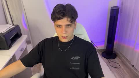 Snapshot of hun_damer chatting on November 2025 04:35:01 AM hun_damer online show from November 2025 04:35:01 AM