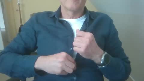 hundeleine online show from April 2026 11:44:02 AM