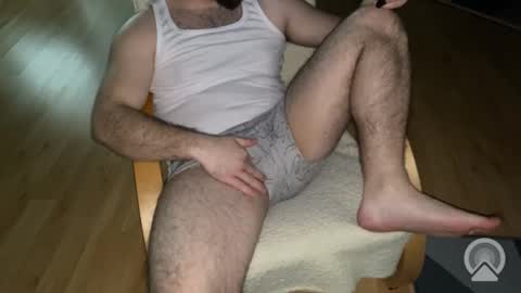 Snapshot of hundick696 chatting on December 2025 01:29:01 PM hundick696 online show from December 2025 01:29:01 PM