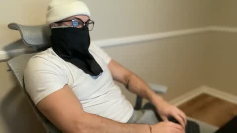 Snapshot of hungbwc9in chatting on December 2025 03:33:01 AM HungBWC9in online show from December 2025 03:33:01 AM