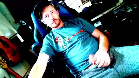 Snapshot of hungginger4u chatting on January 2026 06:10:01 PM HungGinger4U online show from January 2026 06:10:01 PM