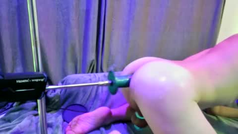 Snapshot of hunggreedybtm chatting on September 2025 05:11:01 AM Greedybttm online show from September 2025 05:11:01 AM