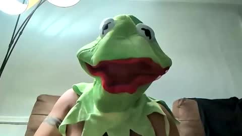 Snapshot of hungitalian40 chatting on November 2025 07:32:01 AM hungitalian40 online show from November 2025 07:32:01 AM