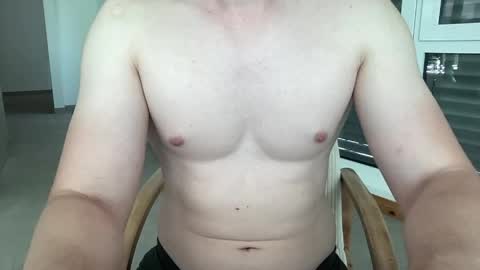 Snapshot of hungwank95 chatting on May 2026 03:20:01 PM hungwank95 online show from May 2026 03:20:01 PM