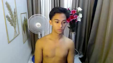 Snapshot of hunk_edward chatting on May 2026 01:34:02 AM hunk_edward online show from May 2026 01:34:02 AM