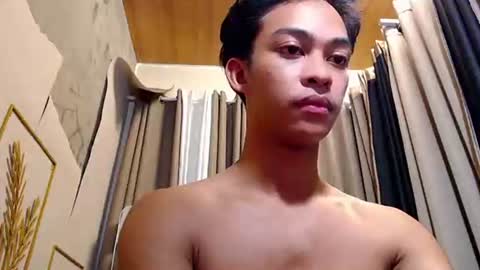 Snapshot of hunk_edward chatting on May 2026 07:00:01 PM hunk_edward online show from May 2026 07:00:01 PM