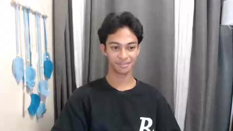 Snapshot of hunk_edward chatting on May 2026 07:11:02 PM hunk_edward online show from May 2026 07:11:02 PM