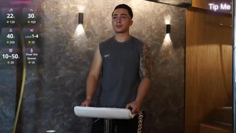 hunk_ryan online show from November 2025 11:43:02 AM