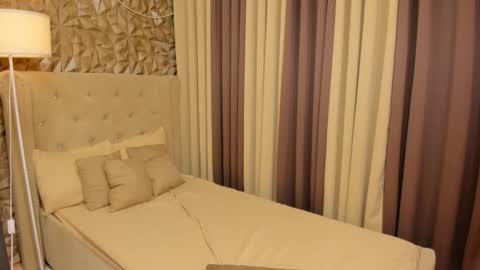 Snapshot of hunkhomerontop chatting on October 2025 06:01:02 AM hunkhomerontop online show from October 2025 06:01:02 AM