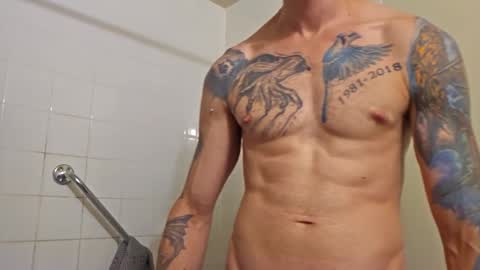 Snapshot of hunkwithglasses chatting on November 2025 03:05:02 AM Wh8teboi online show from November 2025 03:05:02 AM