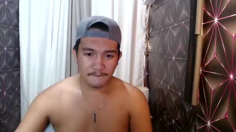 hunkylloyd online show from January 2025 03:57:01 AM