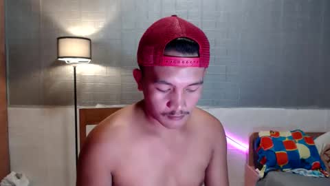 hunkylloyd online show from February 2026 01:00:02 AM