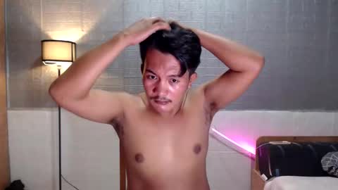 hunkylloyd online show from April 2026 06:36:01 AM