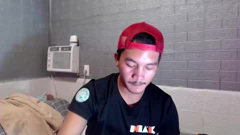 hunkylloyd online show from April 2026 09:36:02 AM