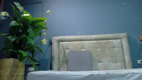 Hunter  online show from January 2026 07:05:02 PM