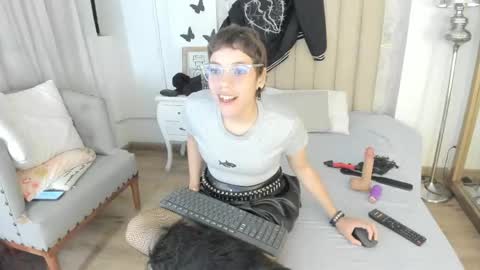 hunter exe  online show from April 2026 03:50:01 AM