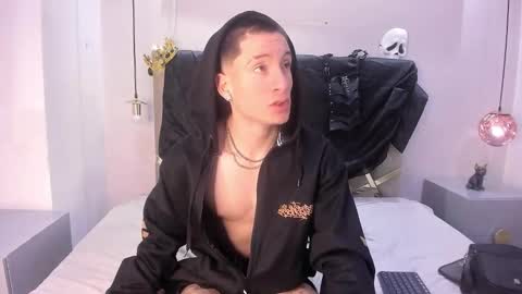 hunterheat_ online show from October 2025 01:45:01 PM