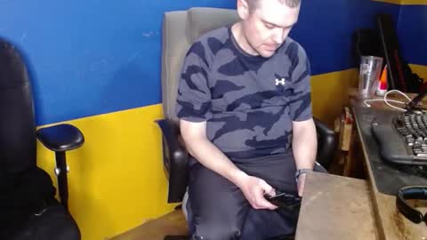 Huskyguy online show from February 2026 04:42:01 AM