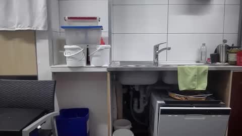 Snapshot of hybride8825 chatting on October 2025 06:00:01 AM hybride8825 online show from October 2025 06:00:01 AM