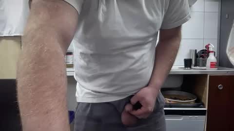 Snapshot of hybride8825 chatting on November 2025 05:42:02 AM hybride8825 online show from November 2025 05:42:02 AM