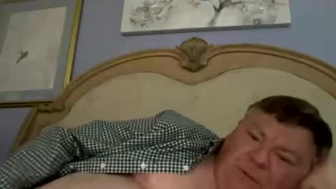 Snapshot of hypnotizing4u chatting on November 2025 10:42:02 PM hypnotizing4u online show from November 2025 10:42:02 PM