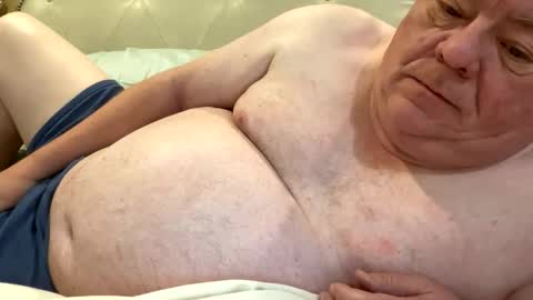 Snapshot of hypnotizing4u chatting on February 2026 02:22:01 PM hypnotizing4u online show from February 2026 02:22:01 PM