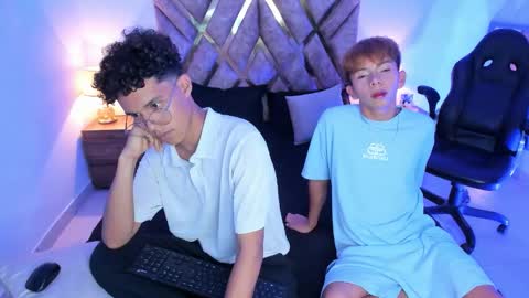 Son Hyunjin online show from November 2025 06:02:01 PM