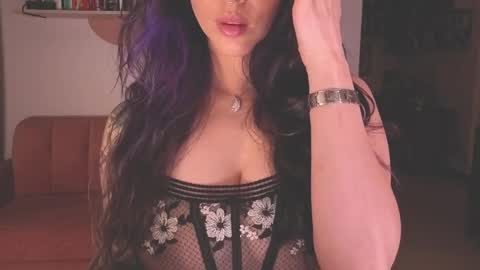 Lana Banana online show from April 2026 01:27:02 AM