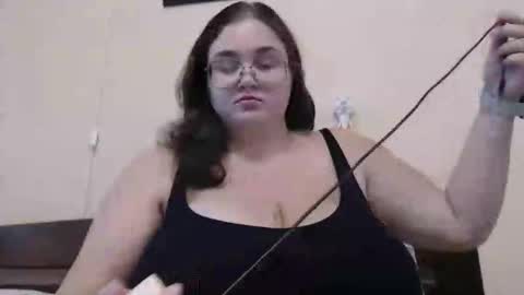 Snapshot of i_fucked_u_yesterday chatting on October 2025 08:32:01 AM Dominika online show from October 2025 08:32:01 AM