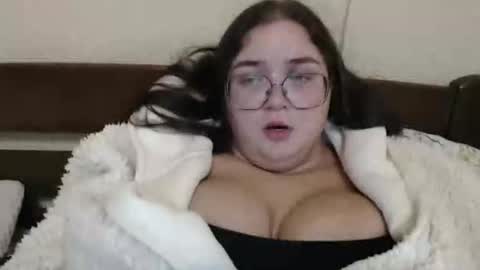 Snapshot of i_fucked_u_yesterday chatting on October 2025 10:19:01 PM Dominika online show from October 2025 10:19:01 PM