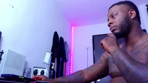 Snapshot of iam_hotbbc chatting on September 2025 03:17:01 AM Mr H Independent model online show from September 2025 03:17:01 AM