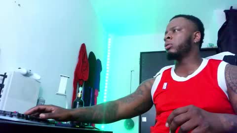 Snapshot of iam_hotbbc chatting on October 2025 03:13:02 AM Mr H Independent model online show from October 2025 03:13:02 AM