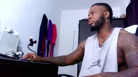 Snapshot of iam_hotbbc chatting on October 2025 03:07:02 AM Mr H Independent model online show from October 2025 03:07:02 AM