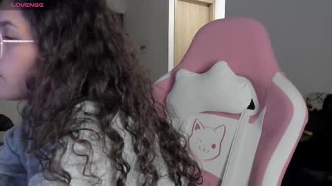 Snapshot of iam_nikki chatting on February 2025 06:06:01 AM On instagram Imm NikkiHelp me reach 100 likes online show from February 2025 06:06:01 AM