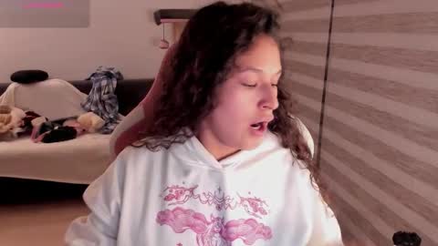 Snapshot of iam_nikki chatting on October 2025 02:44:01 AM On instagram Imm NikkiHelp me reach 100 likes online show from October 2025 02:44:01 AM