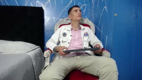 Iam Smith  online show from February 2026 03:32:01 AM