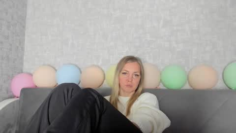 Snapshot of iam_venus chatting on November 2025 08:47:01 AM Venus online show from November 2025 08:47:01 AM