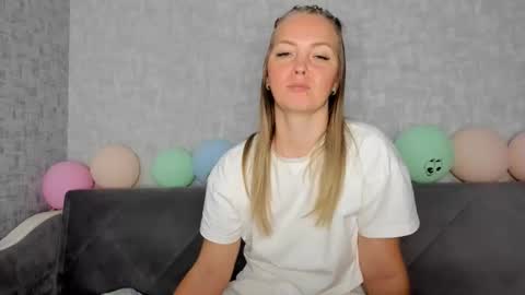 Snapshot of iam_venus chatting on November 2025 07:30:02 AM Venus online show from November 2025 07:30:02 AM